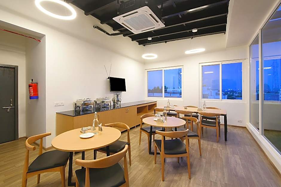 Townhouse Airport Road