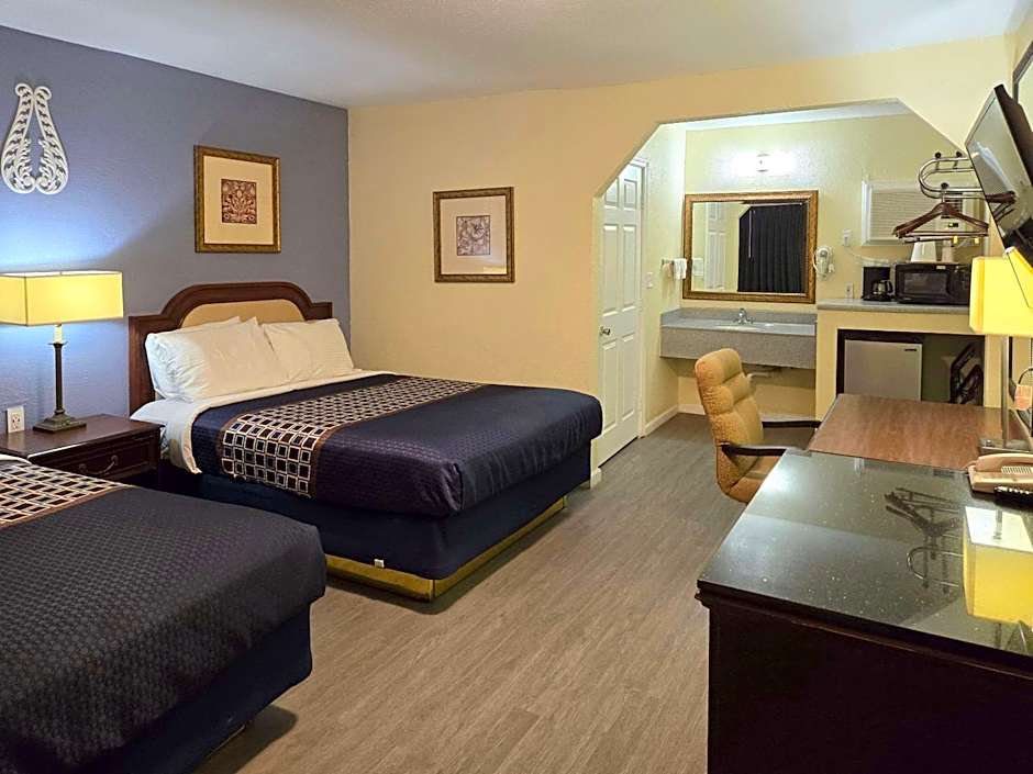 Rodeway Inn & Suites