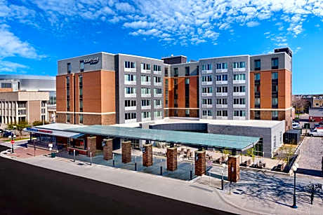 Courtyard by Marriott Lincoln Downtown/Haymarket