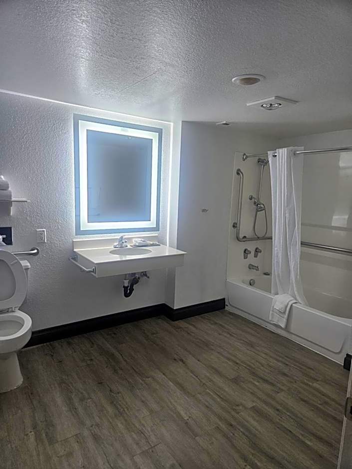 La Quinta Inn & Suites by Wyndham Denver Northglenn