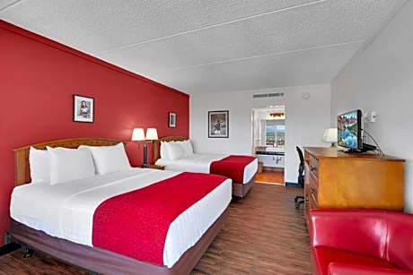 Queen Room with Two Queen Beds - Non-Smoking