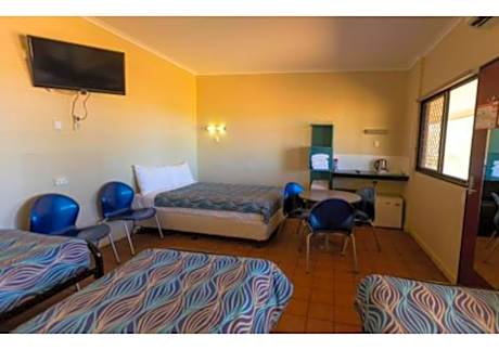 Budget Quad Lodge Room - Shared Bath