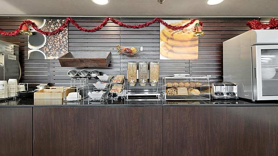 Howard Johnson by Wyndham Sacramento Downtown