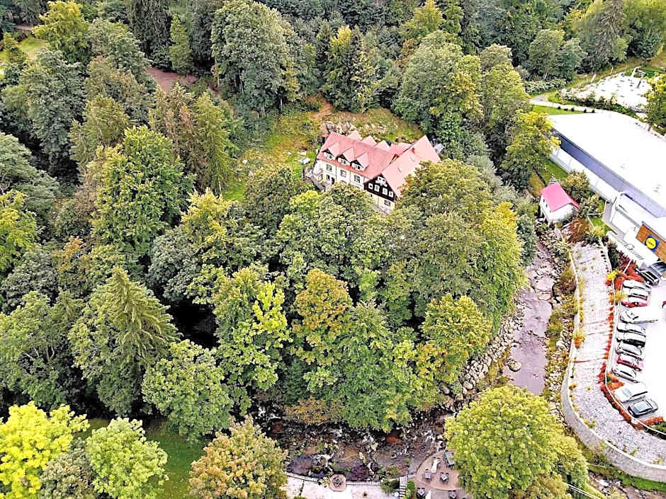 Harmont Montis- dawna Zającówka- IDEALNA lokalizacja - leśna enklawa w centrum miasta! Sauna, masaże, zabiegi spa!