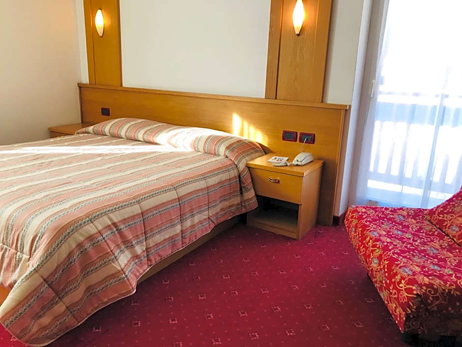Zdjęcie 1 z 5 — Superior 1 Double Bed or 2 Beds