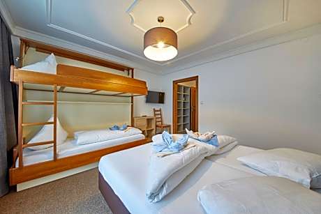 Classic Quadruple Room