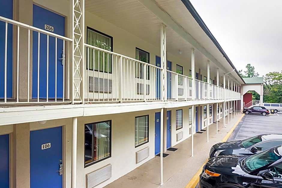 Motel 6-Gainesville, GA