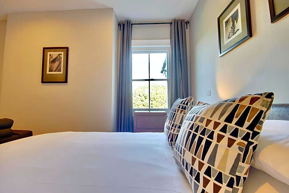 Orange Grove Hotel & Gardens