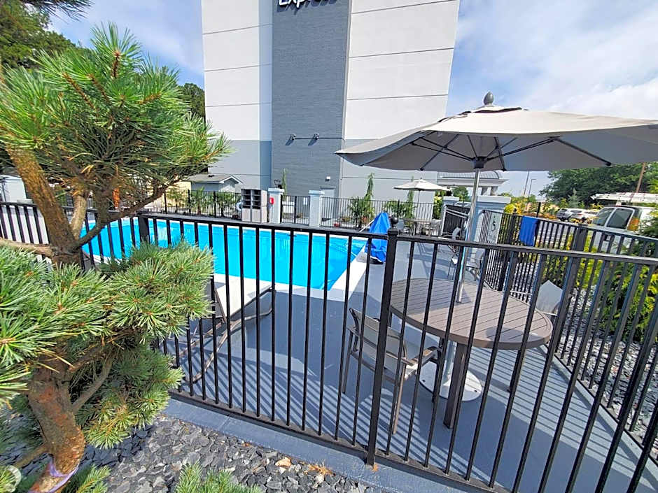 Holiday Inn Express Atlanta-Kennesaw By IHG