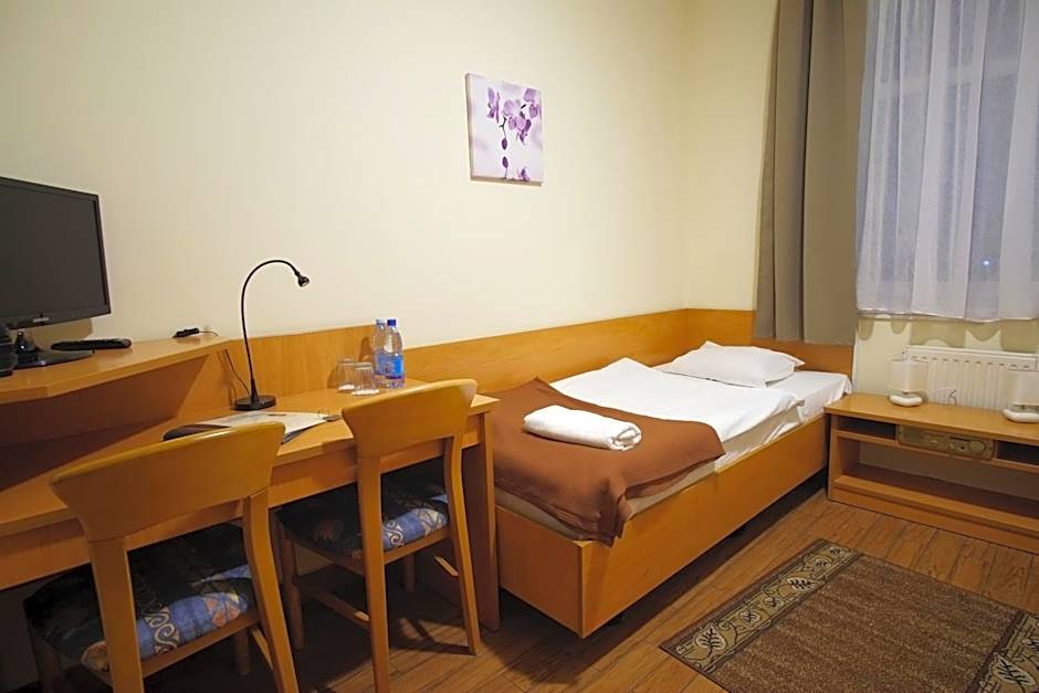 Foto 1 daripada 4 — Single Room