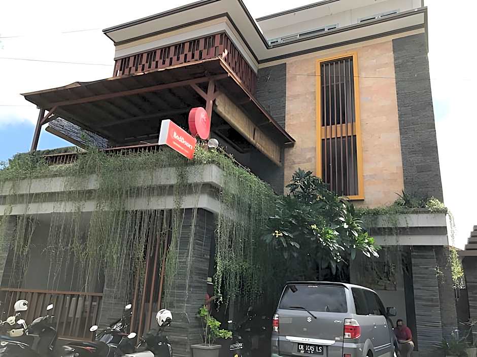 Kamini Legian Hotel