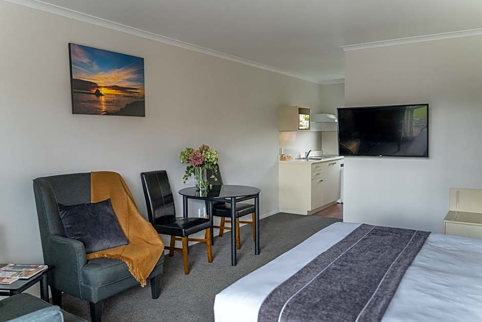 Pacific Coast Motor Lodge