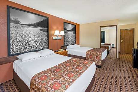 Double Room with Two Double Beds - Non-Smoking