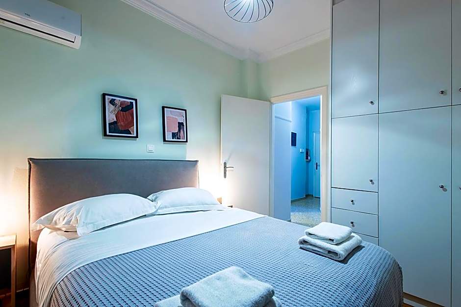 Aris123 by Smart Cozy Suites - Apartments in the heart of Athens - 5 minutes from metro - Available 24hr