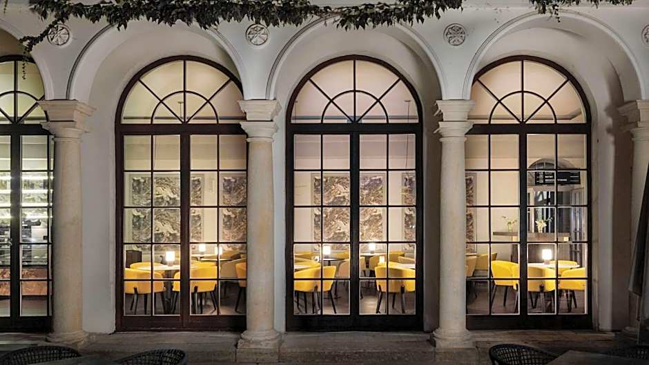Anna Grand Hotel