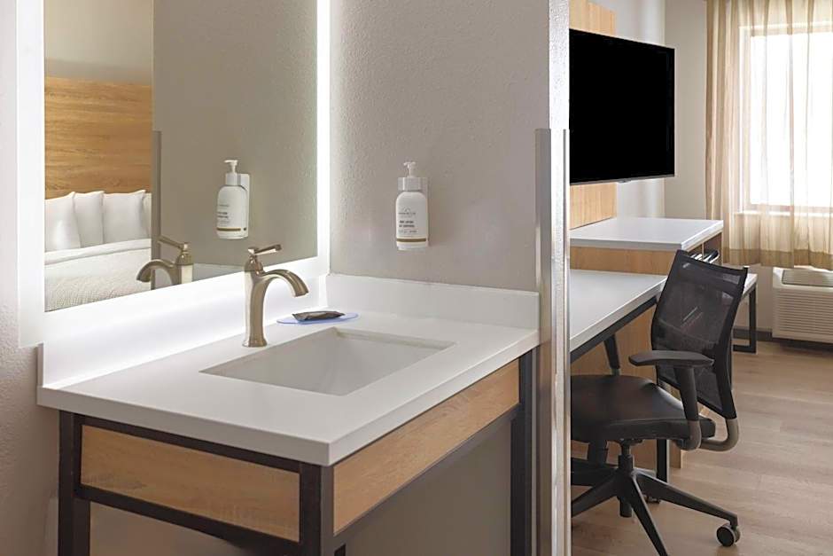 La Quinta Inn & Suites by Wyndham Mansfield, Oh