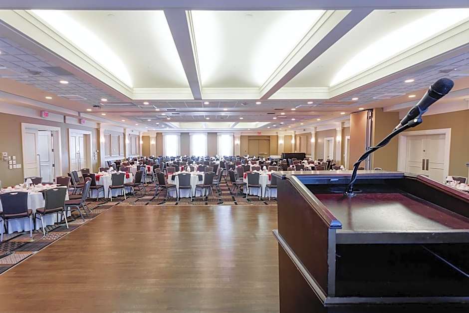 Grand Hotel & Conference Centre Calgary Airport, an Ascend Collection Hotel