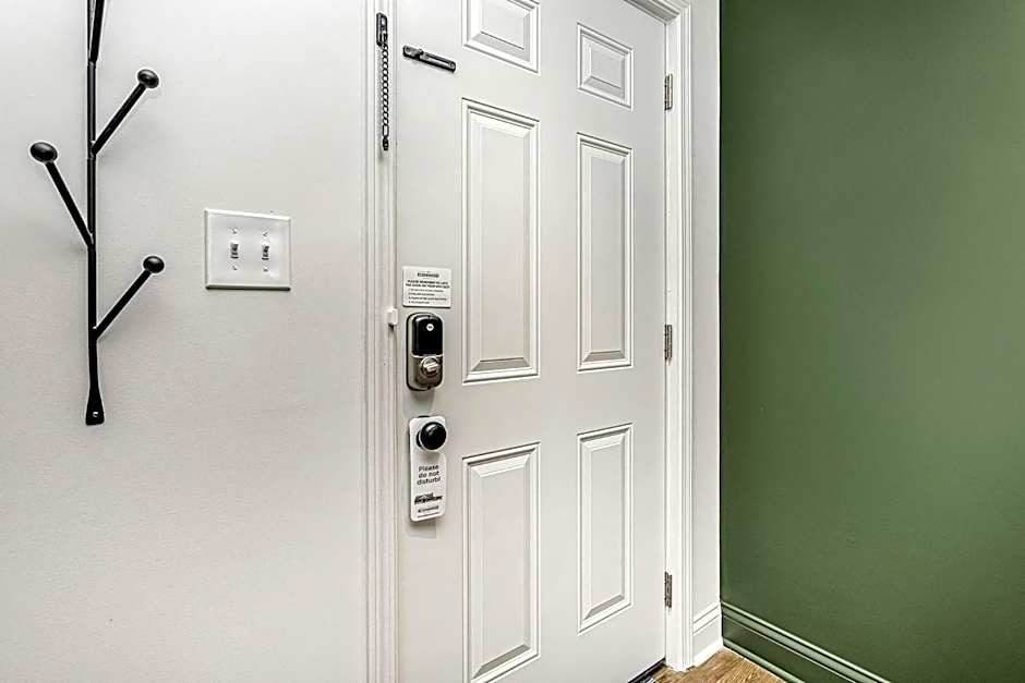 The Neighborhood Hotel Grand Beach