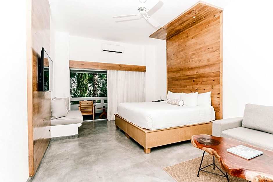 Bahia Hotel And Beach Club