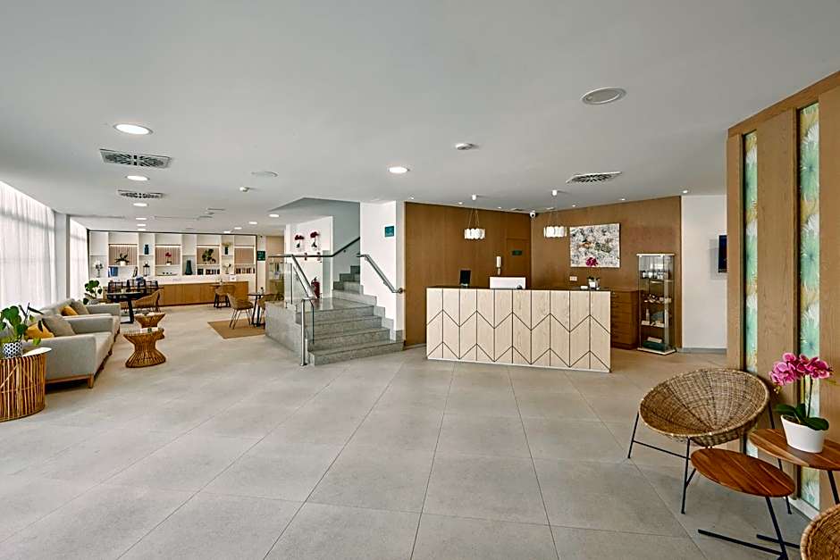 Universal Aparthotel Elisa