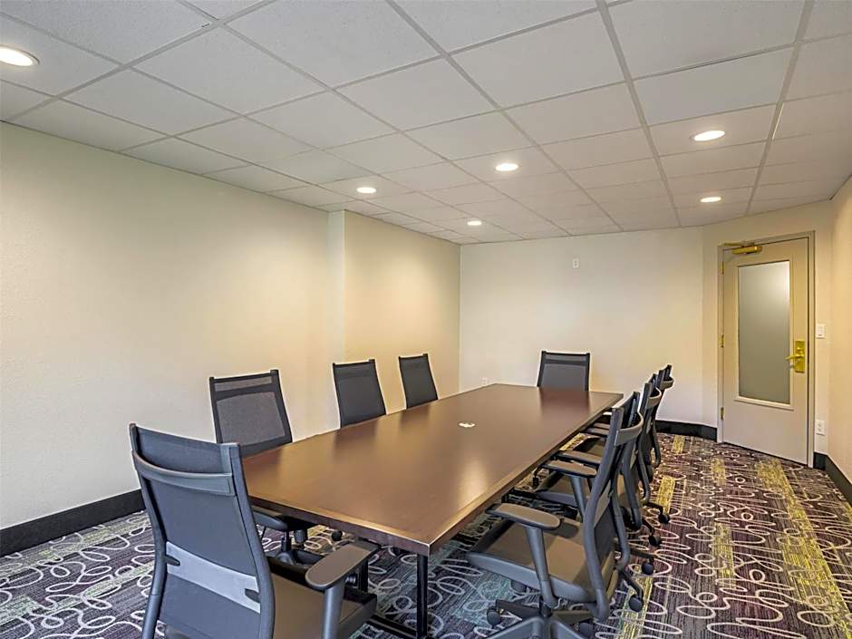 La Quinta Inn & Suites by Wyndham Austin Airport