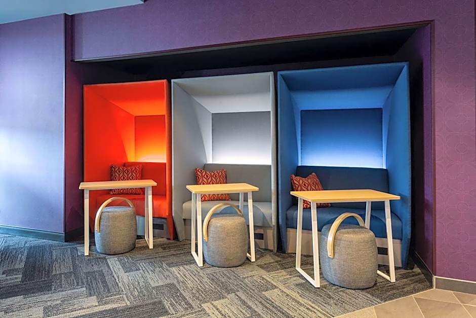 Tru by Hilton Radford, VA