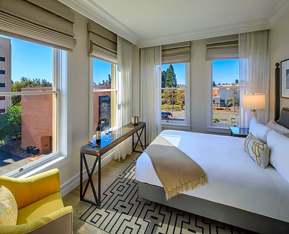 Hotel E