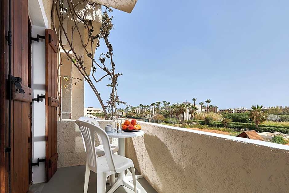 Mila Malia Studios Hotel