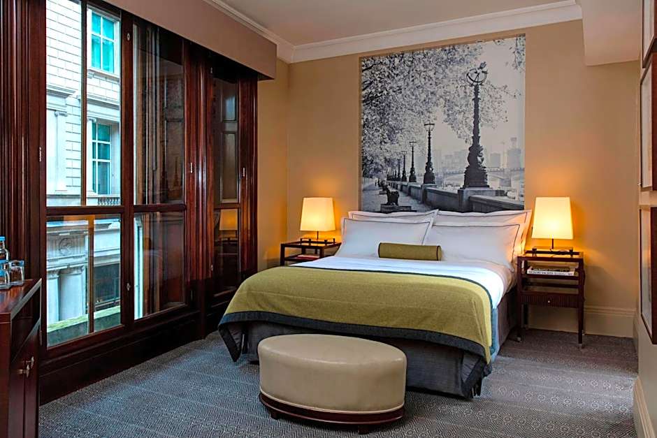 Threadneedles, Autograph Collection by Marriott