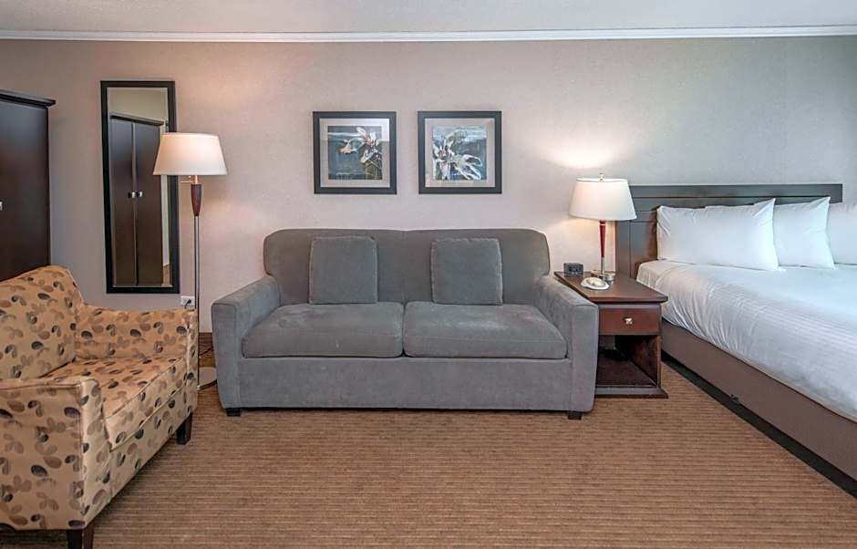Campus Tower Suite Hotel