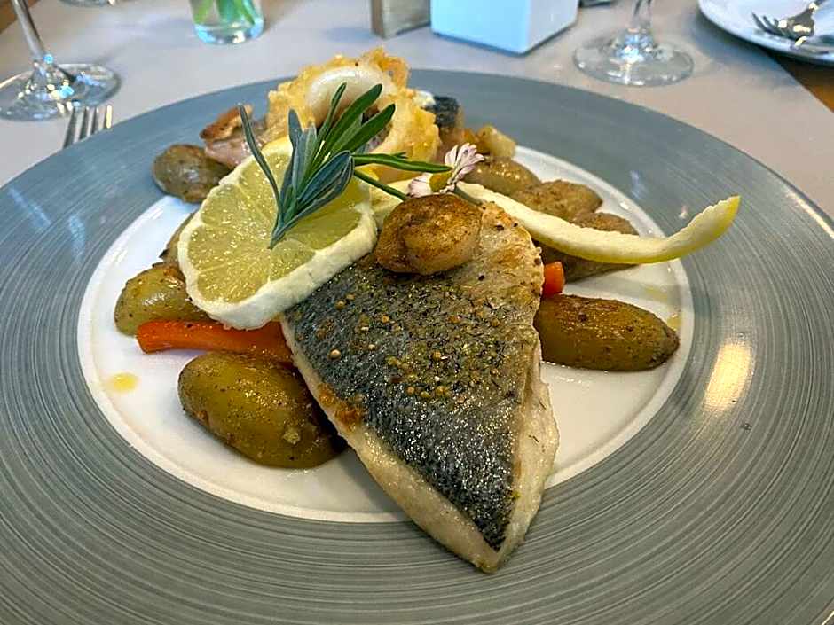 Hotel- Weingut- Moselloreley