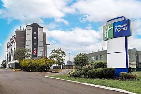 Holiday Inn Express Toronto-North York By IHG