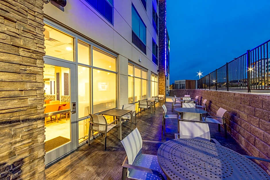 Holiday Inn Express & Suites - Harrisonburg University Area By IHG