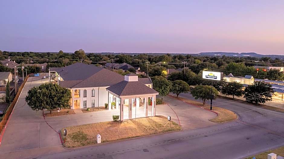 Days Inn by Wyndham Granbury