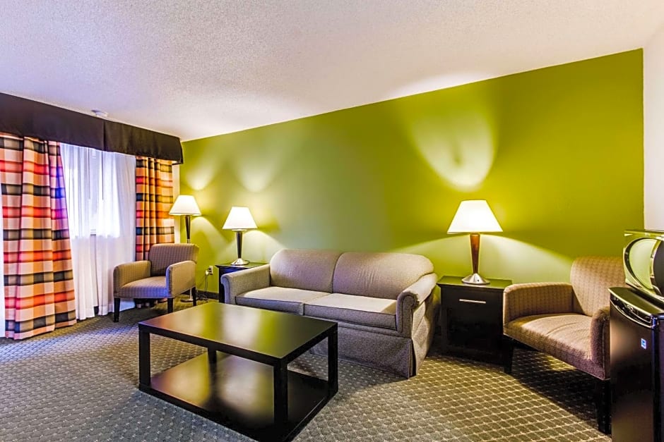 Quality Inn & Suites Moline