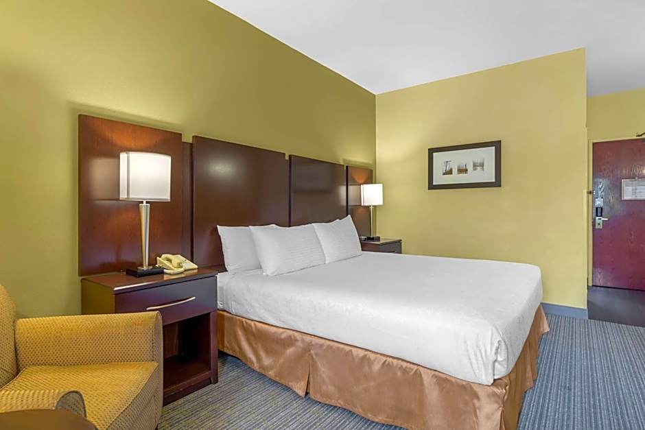 Best Western Plus Plaza By The Green