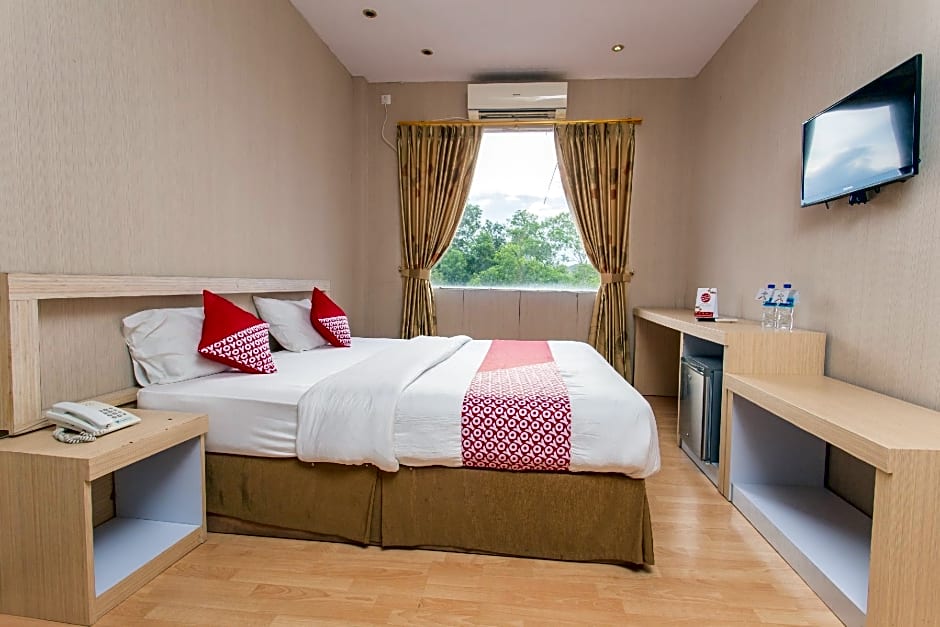 OYO 663 Hotel Sejati