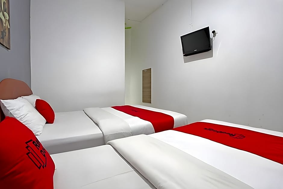 RedDoorz @ Soekarno Hatta 2
