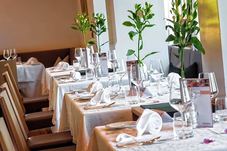 Hotel Post - OlangCard included