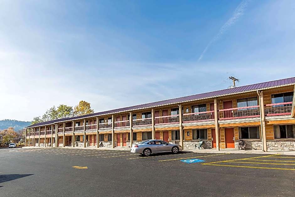 Econo Lodge Inn & Suites Kalispell - Glacier National Park Gateway