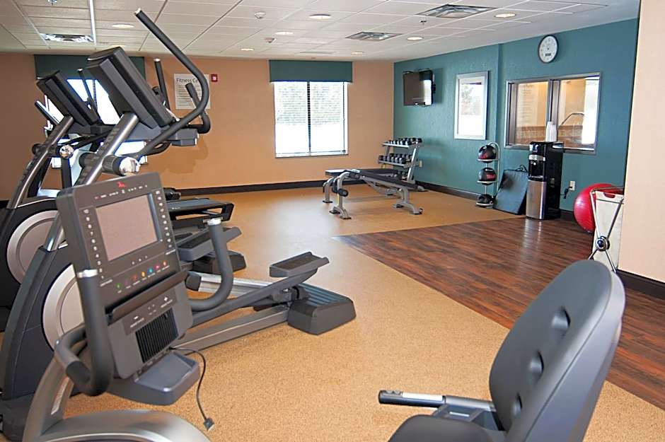 Holiday Inn Express & Suites Wichita Northeast By IHG