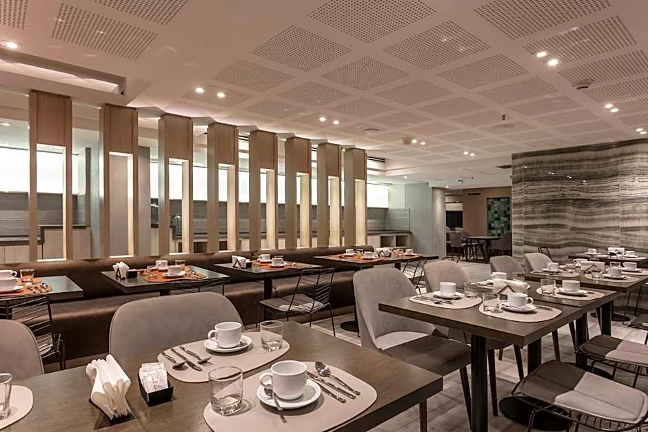 Huinid Obelisco Hotel