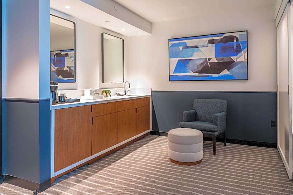 Cambria Hotel Boston Somerville