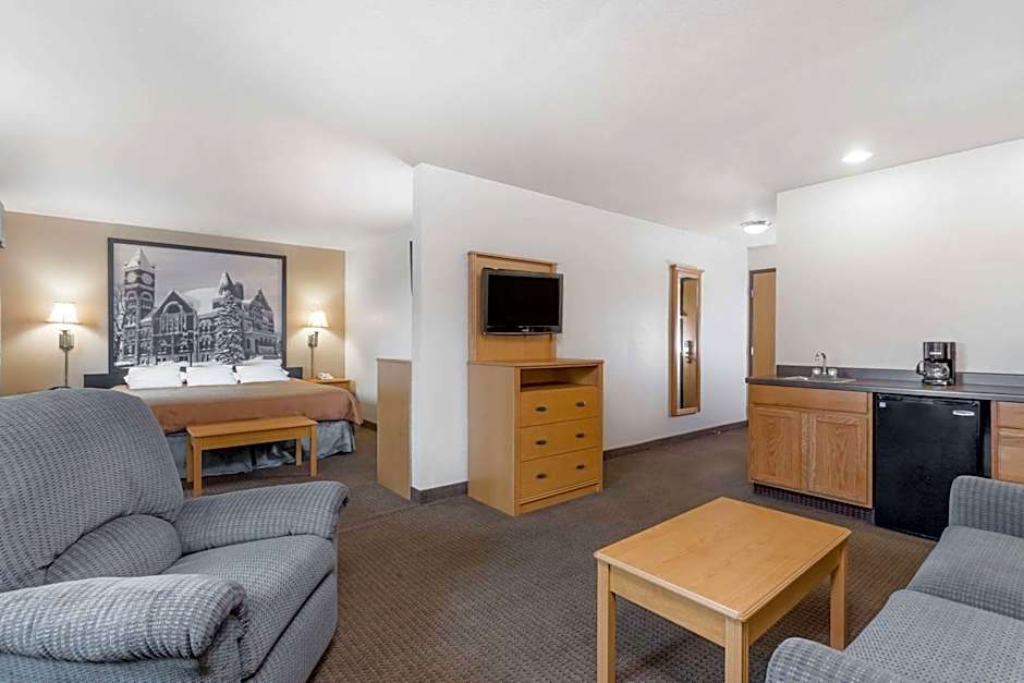 Super 8 by Wyndham Monroe WI
