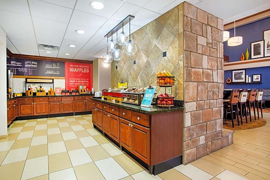 HAMPTON INN & SUITES BY HILTON NASHVILLE-SMYRNA