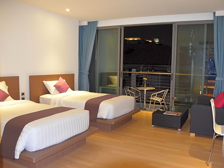 The Scenery City Hotel