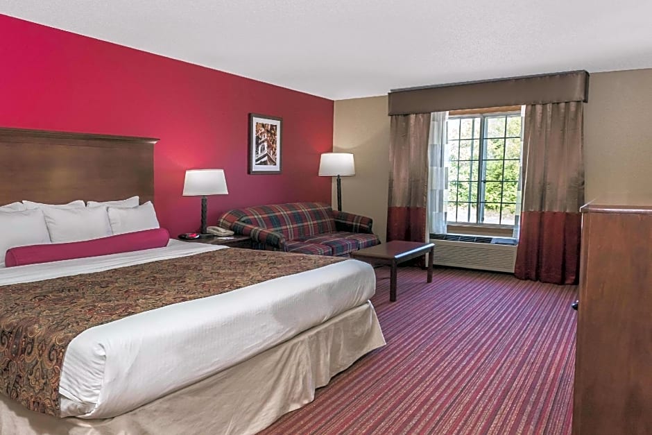 Baymont by Wyndham Mequon Milwaukee Area