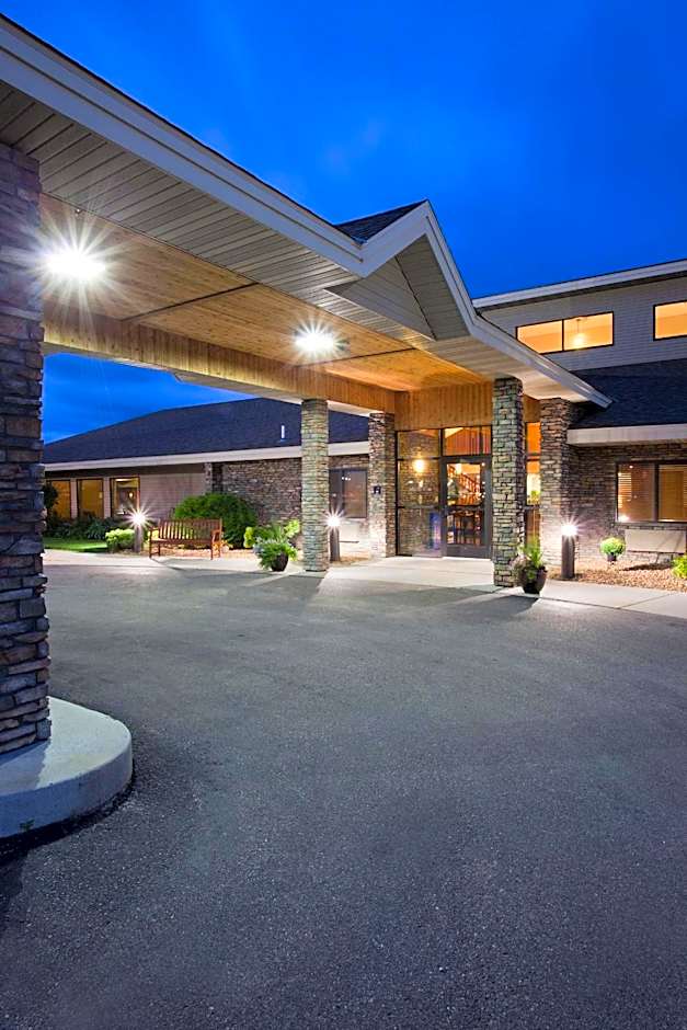 AmericInn by Wyndham Thief River Falls