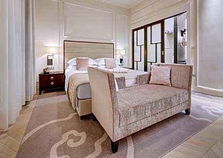 Suite with forest view