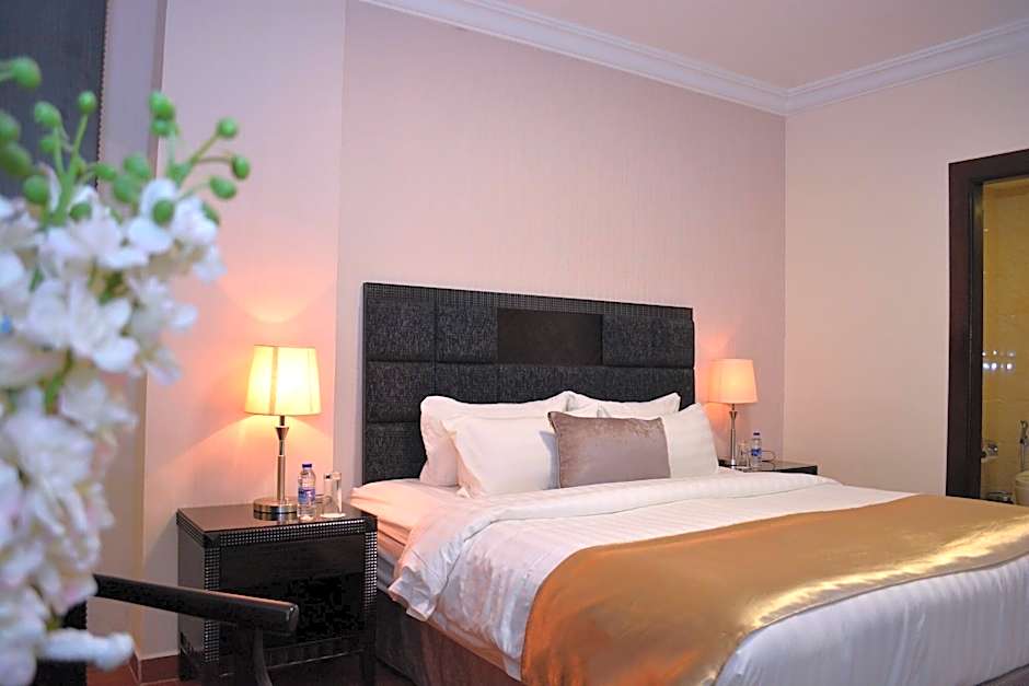 Tilal Almadina Hotel & Suites